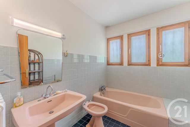 maison à vendre - 4 pièces - 196.54 m2 - ST PAUL EN CHABLAIS - 74 - RHONE-ALPES - Century 21 Chablais - Léman